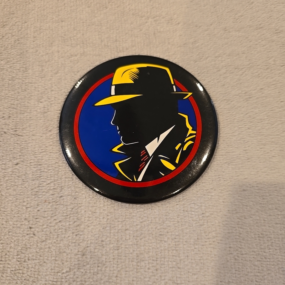 DICK TRACY Movie WARREN BEATTY 1990 Vintage Color Pinback Button Pin WALT DISNEY